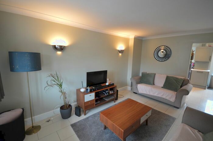 3 Bedroom Semi-Detached House To Rent In Glenrise Close, St. Mellons, Cardiff, CF3