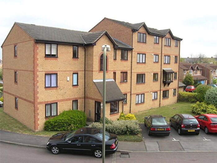 1 Bedroom Apartment To Rent In Blackdown Close, East Finchley, N2