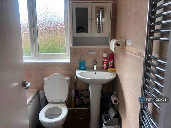 3 Bedroom Terraced House To Rent In Aynho Crescent, Northampton, NN2