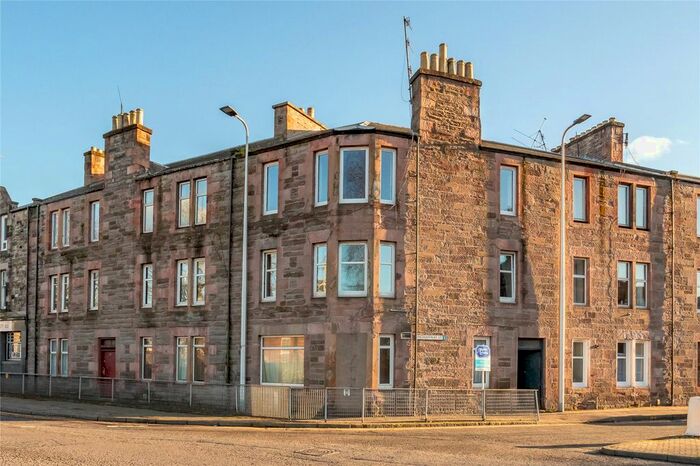 2 Bedroom Flat To Rent In F Inchaffray Street, Perth, Perthshire, PH1