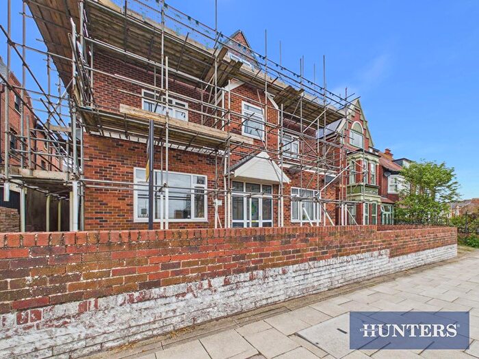 2 Bedroom Flat To Rent In Promenade, Bridlington, YO15