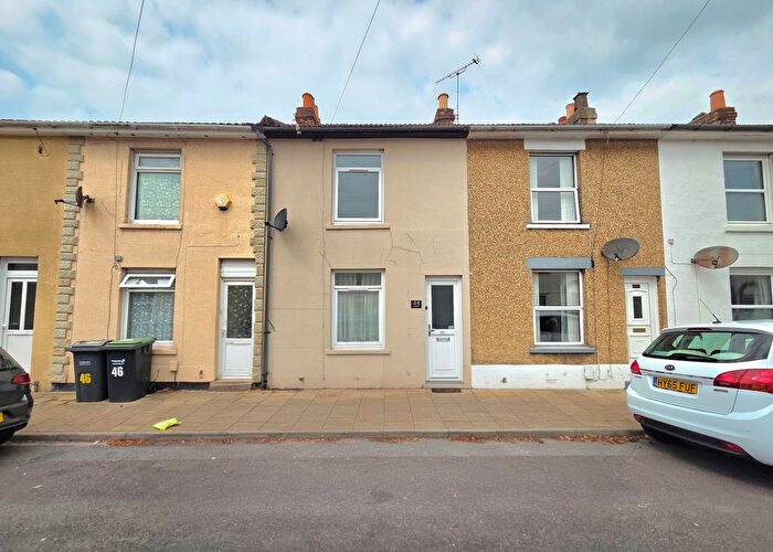 3 Bedroom Property To Rent In Albert Street, Gosport, PO12