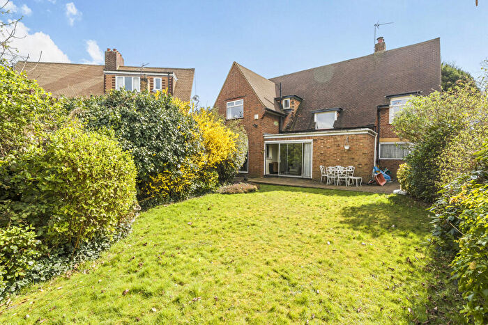 4 Bedroom Detached House For Sale In Westhorne Avenue, London, SE12