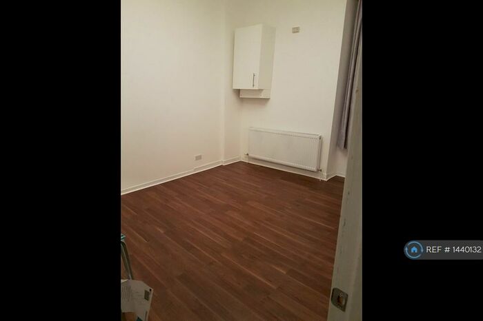 2 Bedroom Flat To Rent In Middleton Street, Glasgow, G51