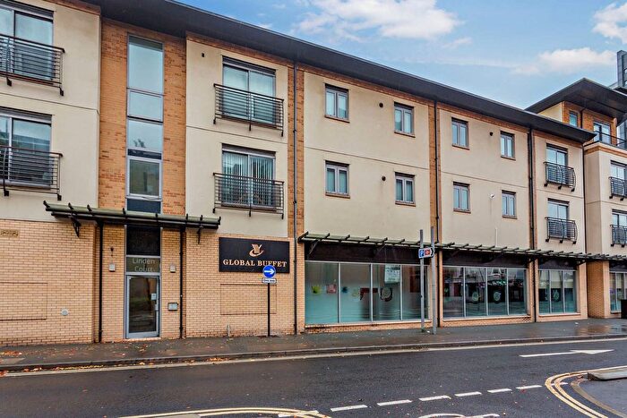 2 Bedroom Flat For Sale In Holbrook Way, Swindon, SN1