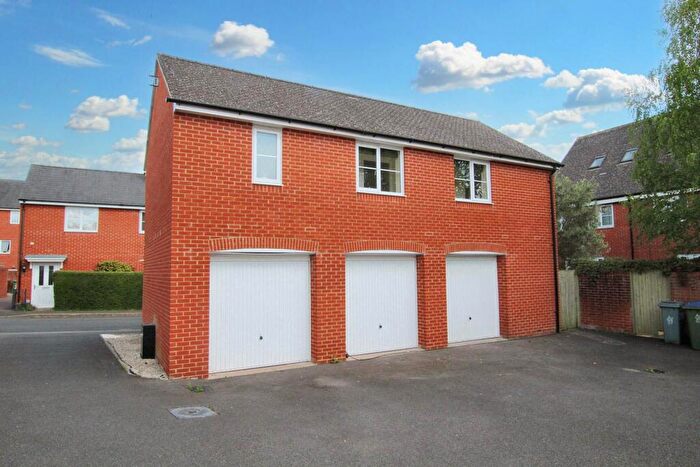 2 Bedroom Coach House To Rent In Ossulbury Lane, Aylesbury, HP19