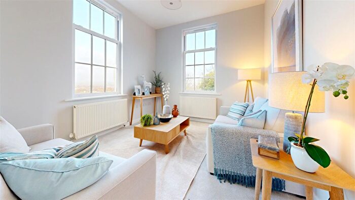 2 Bedroom Flat For Sale In Flat Sunnybank, - Wyke Road, Weymouth, DT4