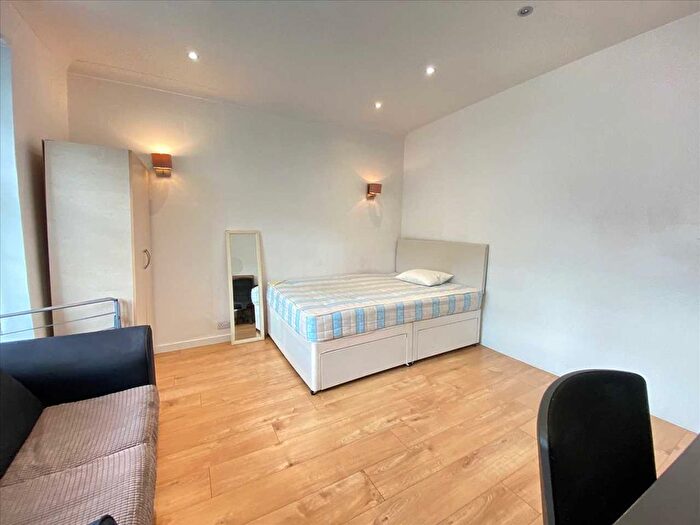 Property To Rent In St Andrews Road, Acton, W3