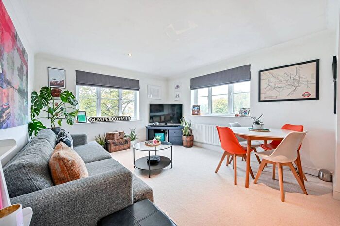 1 Bedroom Flat For Sale In Boundary House, Guildford, GU4