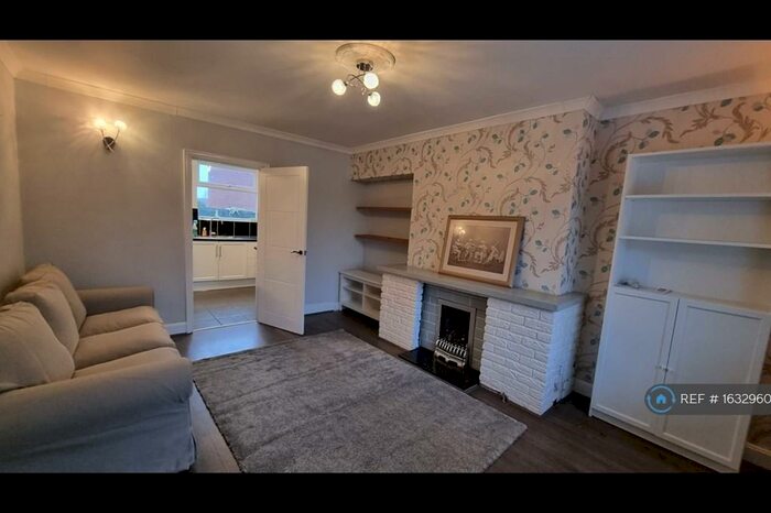 3 Bedroom Semi-Detached House To Rent In Hewitt Avenue, Coventry, CV6