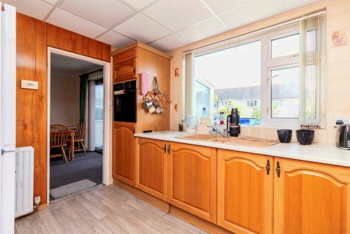 3 Bedroom End Of Terrace House For Sale In Stirling Grove, Clifton, Nottingham, NG11