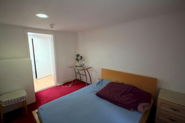 2 Bedroom Terraced House To Rent In Long Lane, Hillingdon, UB10