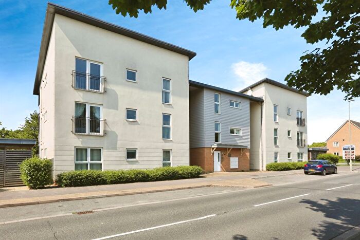 2 Bedroom Flat For Sale In Howe Road, Gosport, PO13