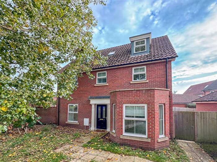 6 Bedroom Detached House To Rent In Harvester Lane, Beck Row, IP28