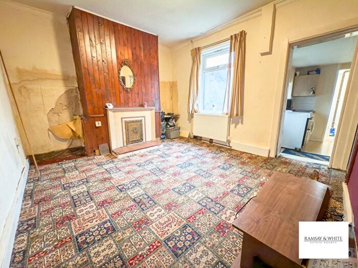 3 Bedroom End Of Terrace House For Sale In George Terrace, Mountain Ash, Mid Glamorgan, CF45