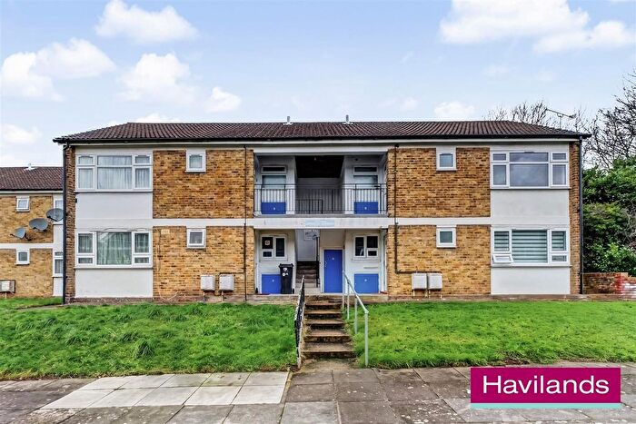 1 Bedroom Flat For Sale In Berkeley Gardens, London, N21