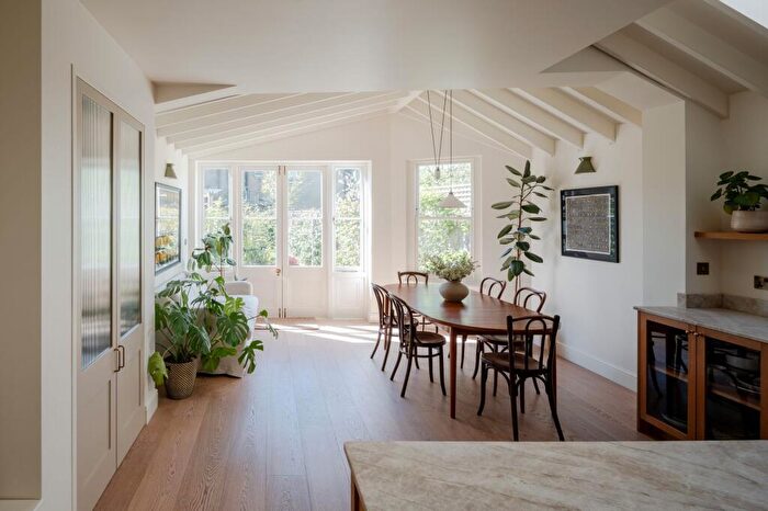 5 Bedroom Terraced House For Sale In Woodville Road, Bushwood, London, E11