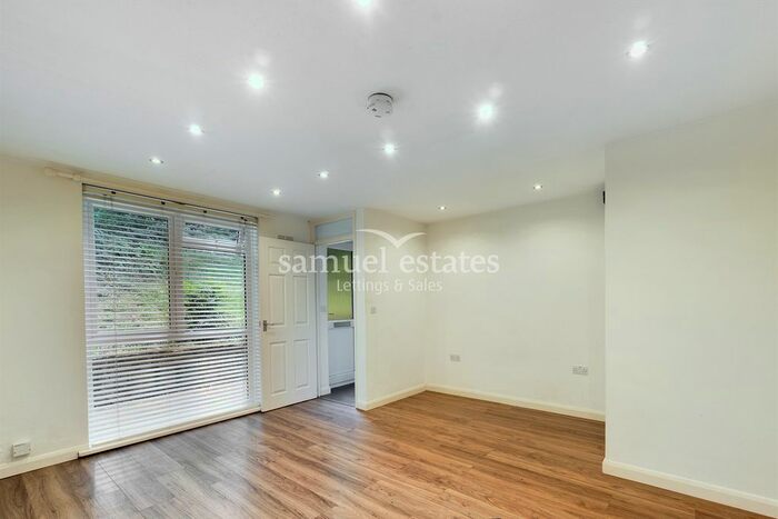 Studio To Rent In /Katherine Court, Honor Oak, SE23