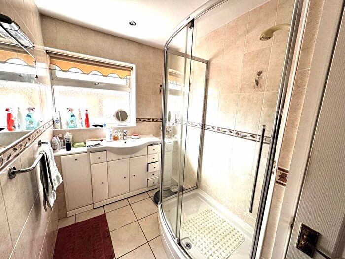 2 Bedroom Bungalow For Sale In Griceson Close, Newark, NG22