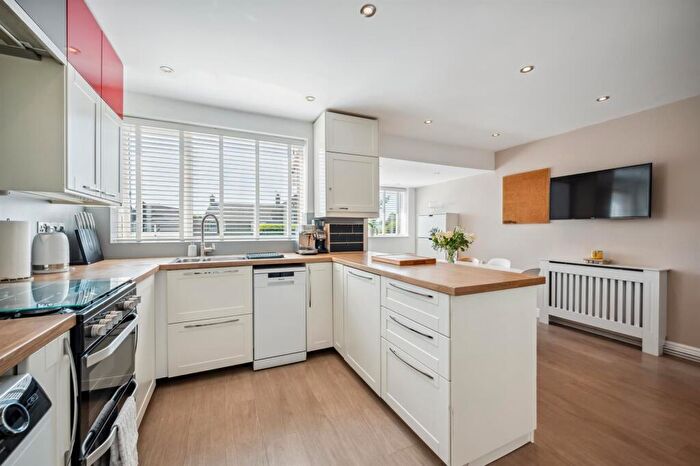 3 Bedroom Semi-Detached House For Sale In Jeffries Lane, Crich, DE4