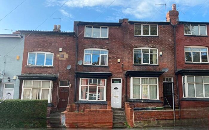 6 Bedroom Terraced House To Rent In Richmond Mount, Hyde Park, Leeds, LS6