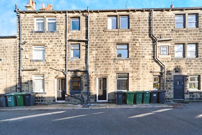 4 Bedroom Terraced House For Sale In Woodland View, Calverley, Pudsey, LS28
