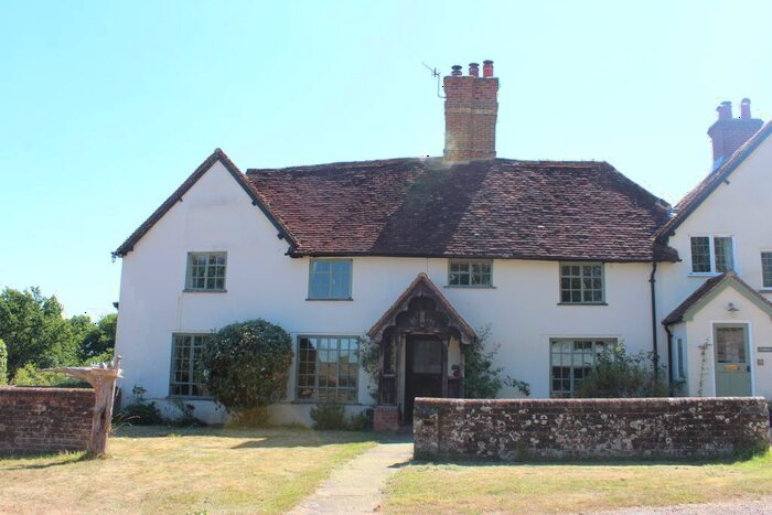5 Bedroom Farmhouse To Rent In Knowle Lane, Cranleigh, GU6