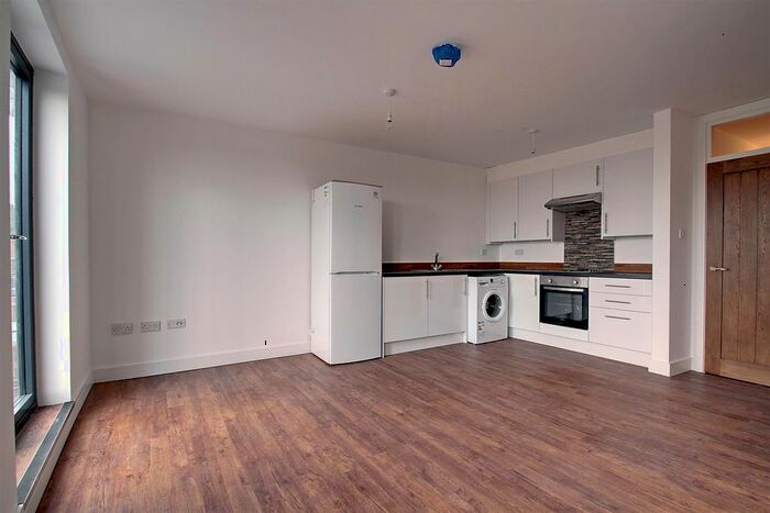 1 Bedroom Flat To Rent In The Broadway, Greenford, UB6