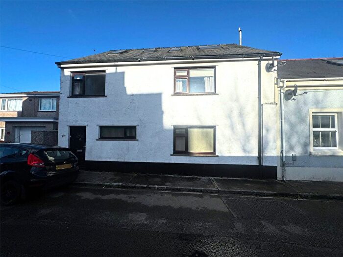 5 Bedroom Semi Detached House For Sale In Owen Street, Pembroke, Pembrokeshire, SA71