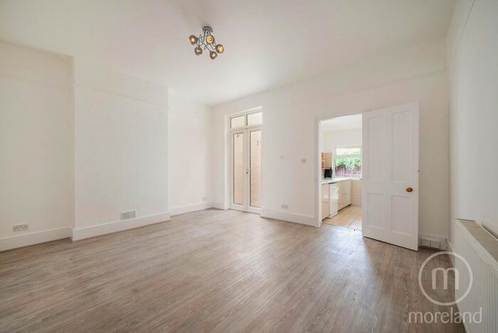 3 Bedroom Terraced House To Rent In Montagu Road, Hendon, NW4