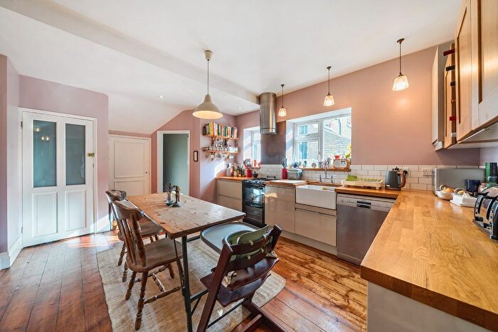 2 Bedroom Flat For Sale In Kingsmead Road, Tulse Hill, London, SW2
