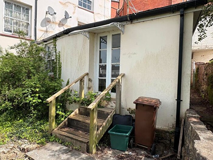 2 Bedroom Flat For Sale In Angel Hill, Tiverton, EX16