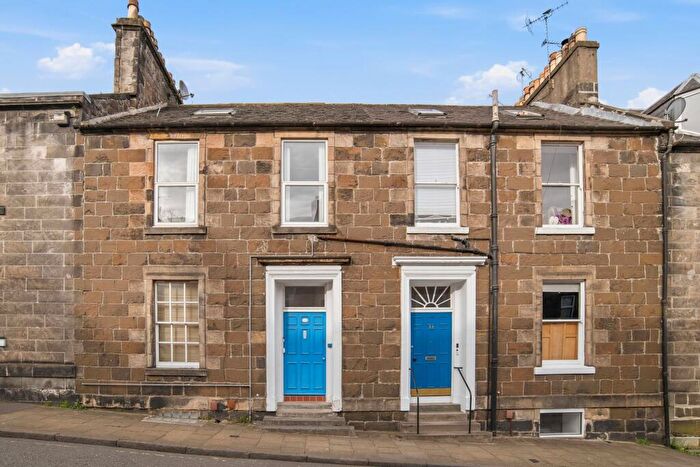 3 Bedroom Flat For Sale In Queen Street, Stirling, FK8