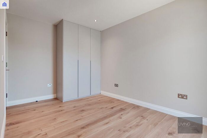 1 Bedroom Flat To Rent In Holloway Road, Holloway, N19