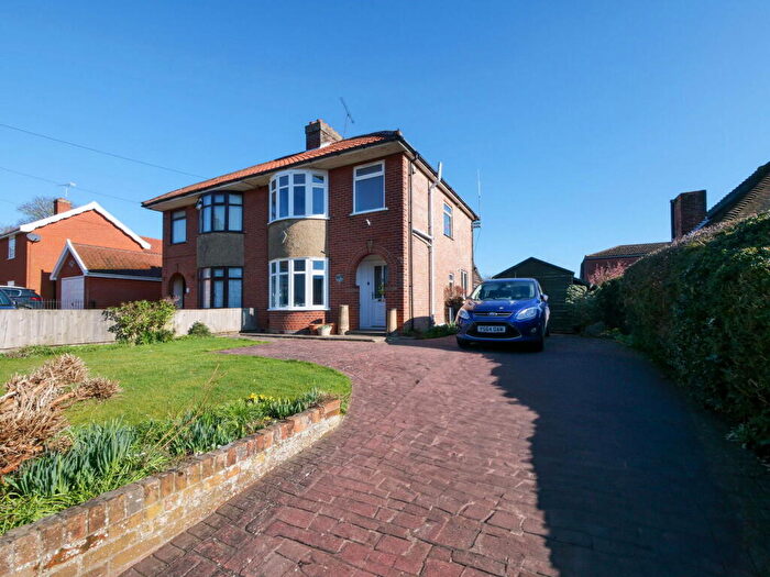 3 Bedroom Semi-Detached House For Sale In College Road, Framlingham, Suffolk, IP13