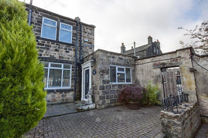 2 Bedroom End Of Terrace House For Sale In Grange Terrace, Leeds, West Yorkshire, LS19