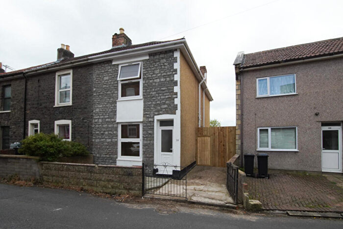 3 Bedroom End Of Terrace House To Rent In Waters Road, Kingswood, BS15