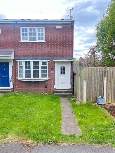 2 Bedroom Property To Rent In Holkham Close, Nottingham, NG5
