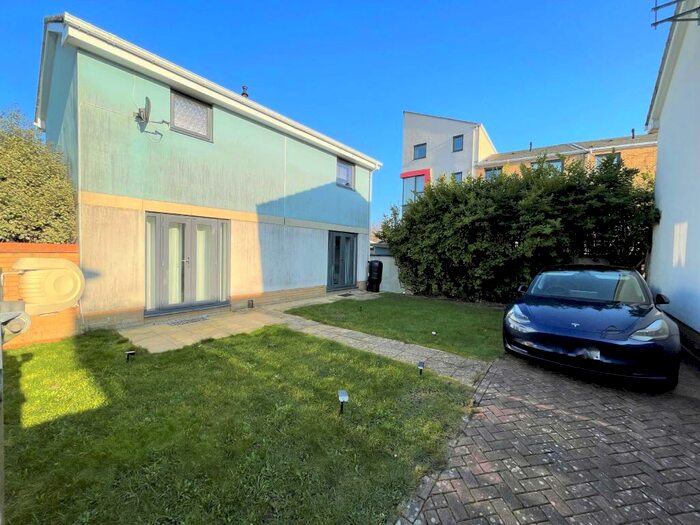 3 Bedroom Detached House For Sale In Keel Avenue, Portishead, BS20