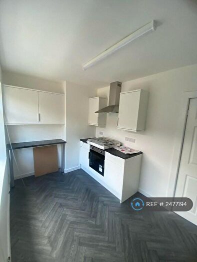 3 Bedroom Semi-Detached House To Rent In Sussex Drive, Droylsden, Manchester, M43