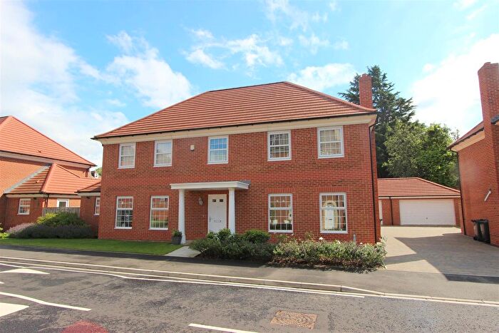 5 Bedroom Detached House For Sale In Glaisdale Court, Darlington, DL3