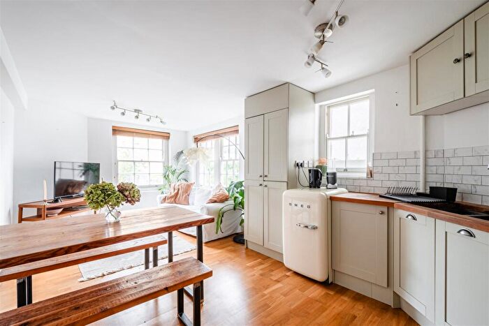 1 Bedroom Detached House For Sale In Queensbridge Road, E2