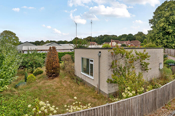 3 Bedroom Detached Bungalow For Sale In Priors Court Road, Hermitage, RG18