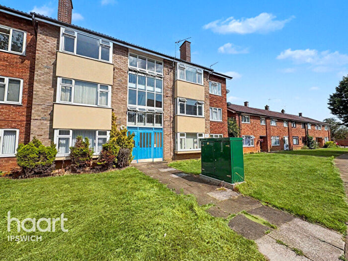 2 Bedroom Flat For Sale In Defoe Road, Ipswich, IP1