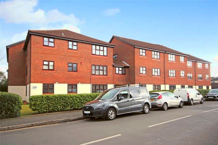 1 Bedroom Apartment To Rent In Eastworth Road, KT16