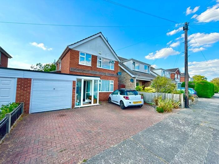 3 Bedroom Detached House For Sale In Landmere Grove, Lincoln, LN6