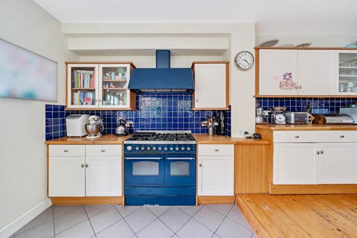 5 Bedroom End Of Terrace House To Rent In Gladwell Road Haringey, N8