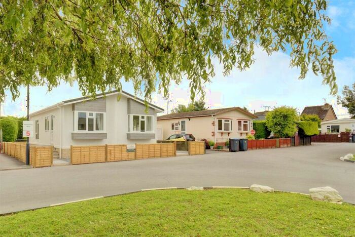 2 Bedroom Park Home For Sale In Beverley Hills Park, Amesbury, Salisbury, SP4