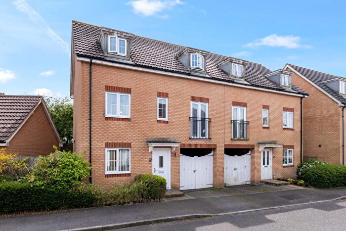5 Bedroom Semi-Detached House For Sale In Campbell Road, Hawkinge, Folkestone, CT18