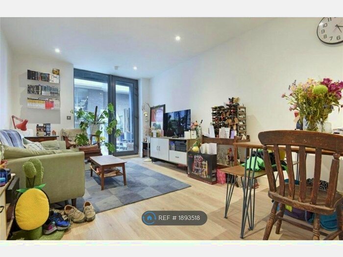 1 Bedroom Flat To Rent In City Walk, London, SE1